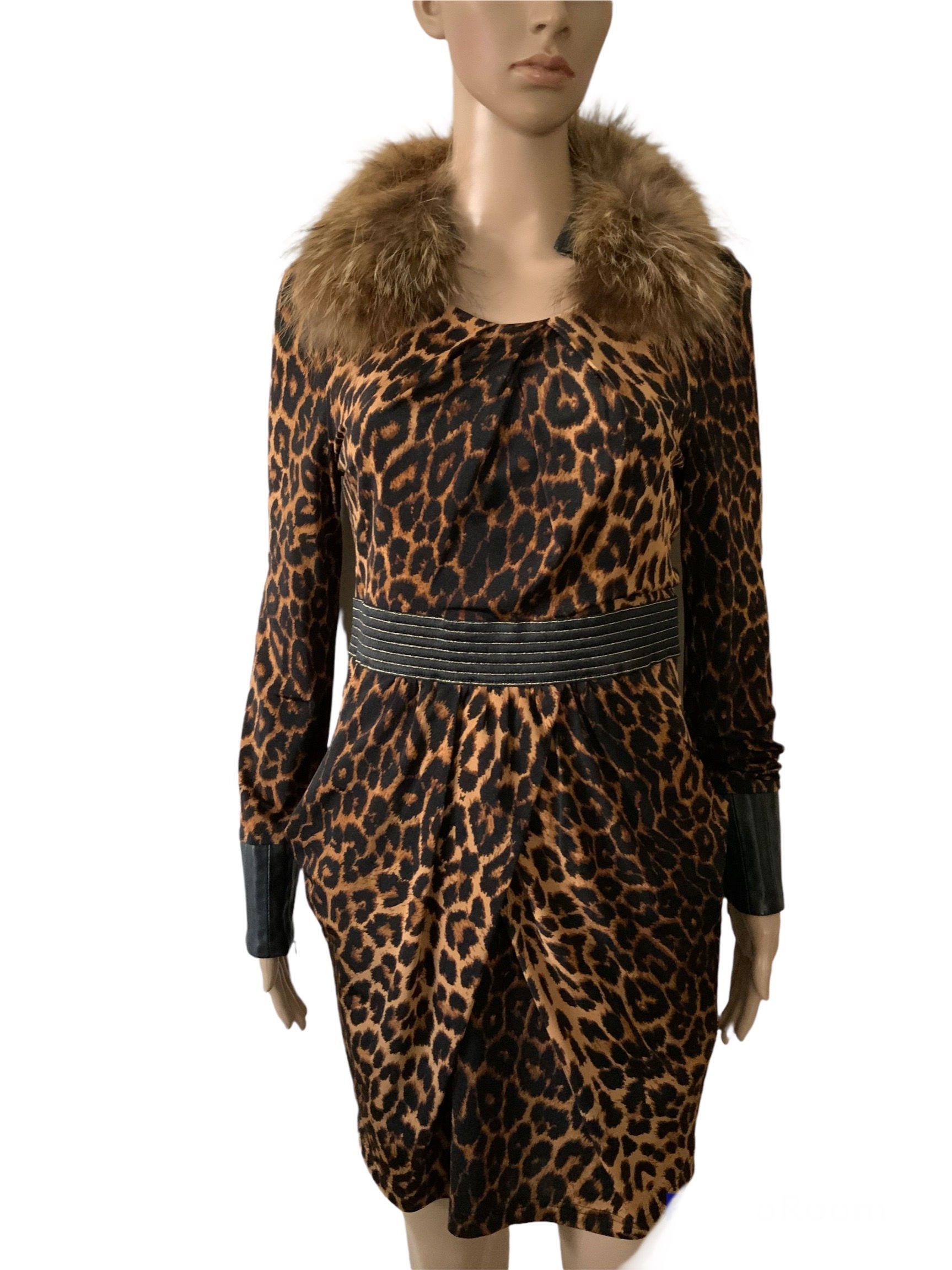 Leopardenkleid mit Fuchspelz