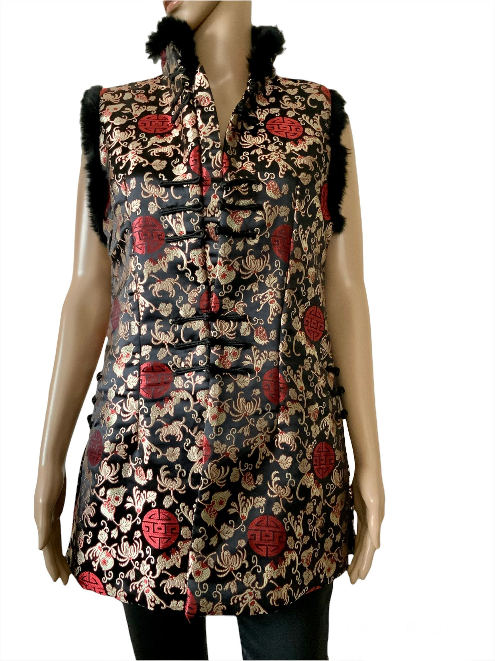 Weste im chinesischen Stil mit Fell