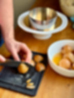 Découpe des poires pochées
