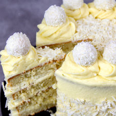 Layer Cake Raffaello (Gâteau à Étages)