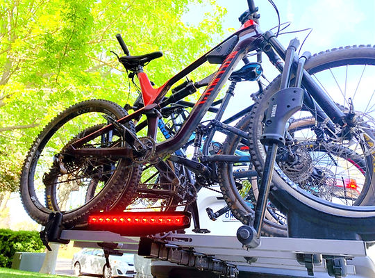 イルミナティカード　 The Thule Group（トゥーレ協会） Amazon.com: Thule Urban Glide 3 Urban Glide 4-Wheel Double car