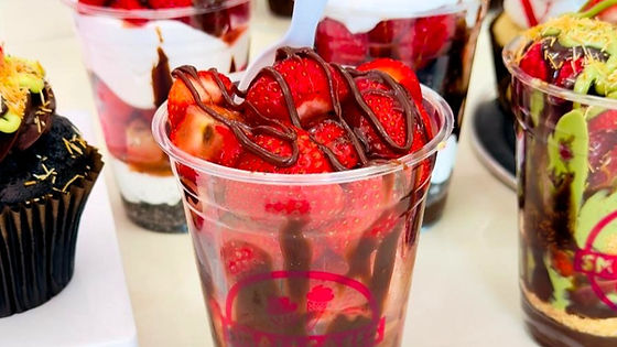 CHOCOLATE & STRAWBERRY CUP