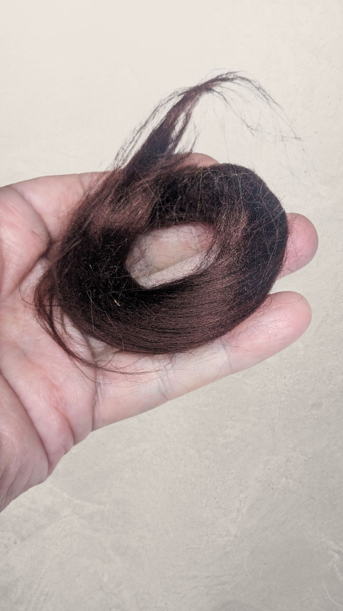 Nukenhius mahongin värinen