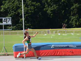 Bronze für Laura im Hochsprung