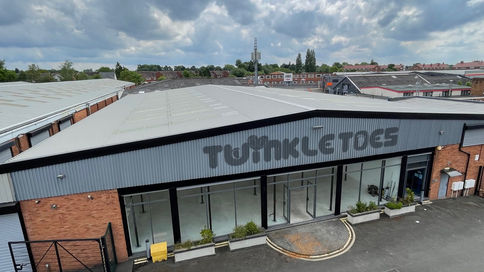 A Superb Location Fronting Busy Main Road