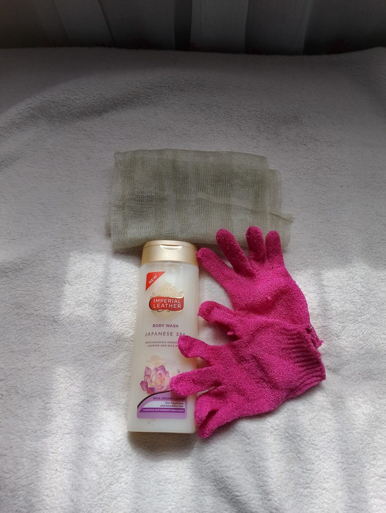 Shower Gel and African Net Cloth/Exfoliating Gloves
