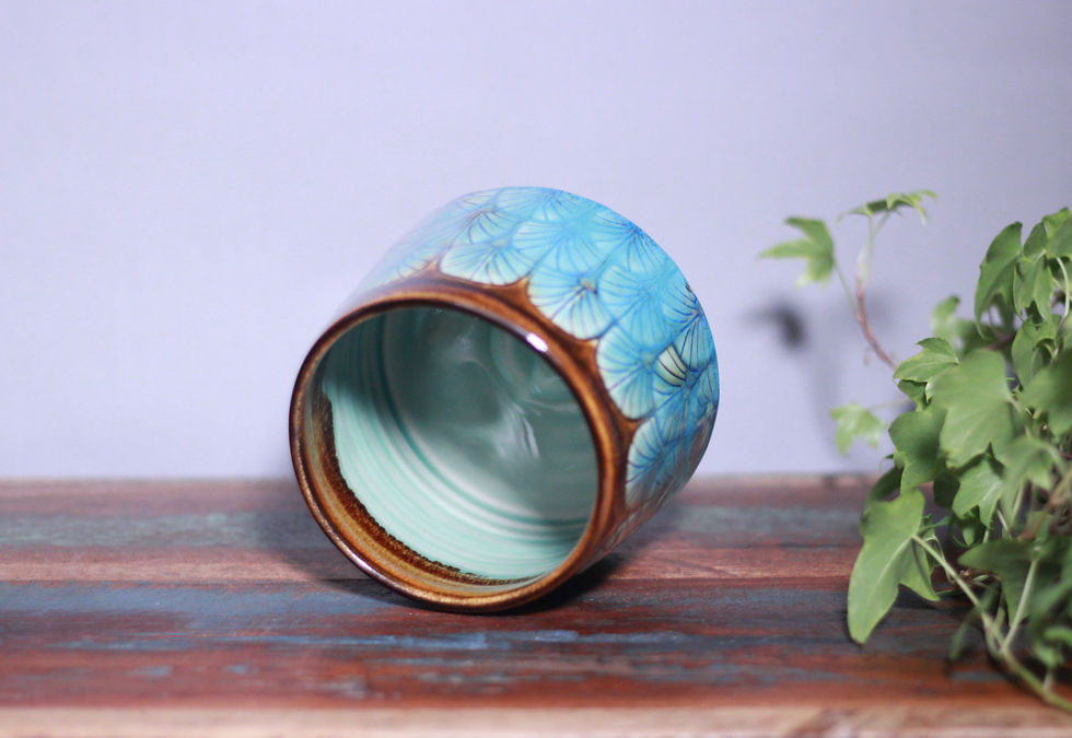 Thumbnail: Art Deco design teabowl