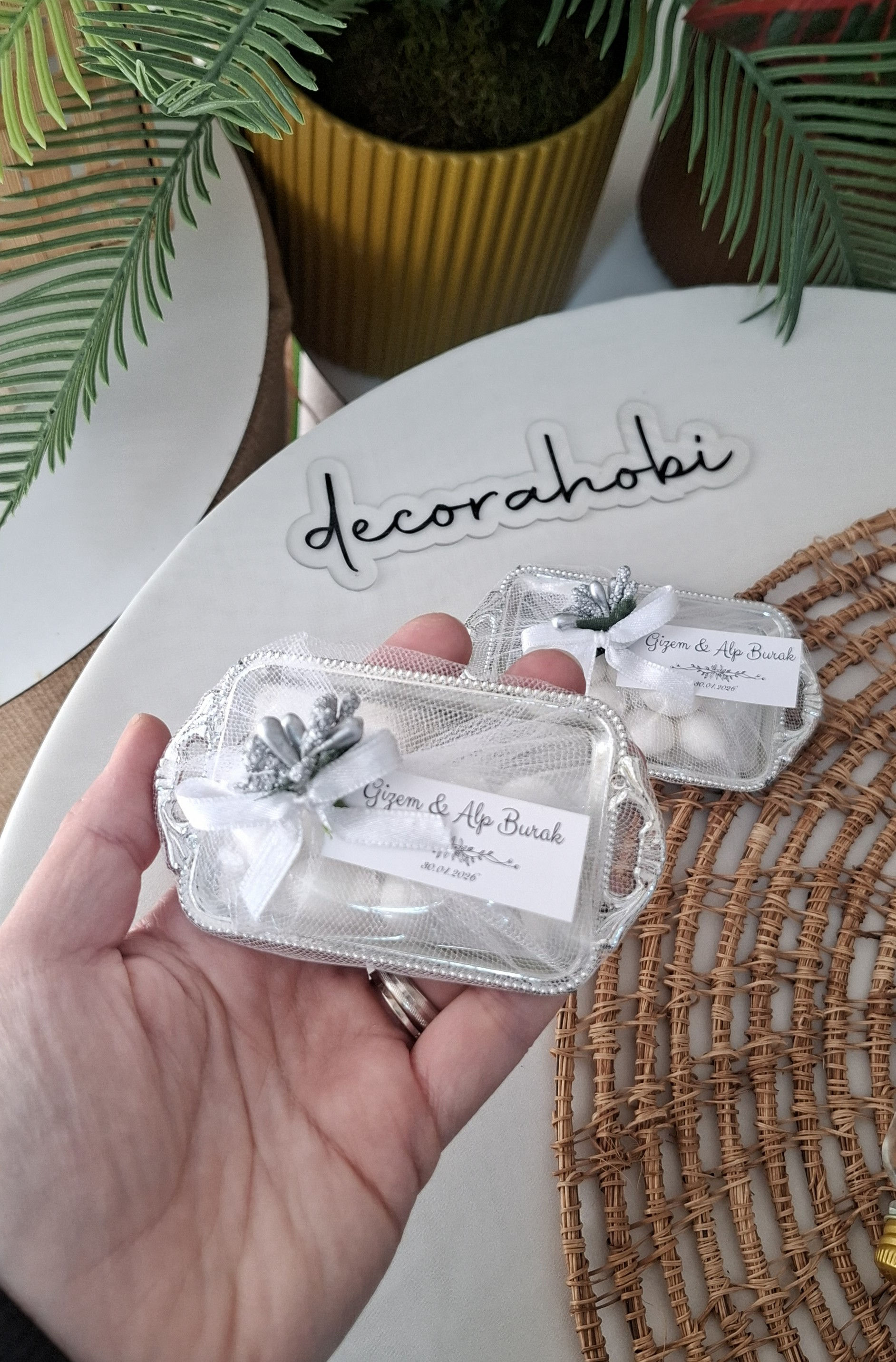 Gümüş Mini Tepsi İçerisinde Kalp Draje Söz, Nişan, Nikah Hediyeliği