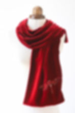 echarpe-velours-de-soie-rouge-brodee-main