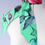 Miniature : tour-de-cou-twill-de-soie-roses-fond-vert-fait-main-france-artisanat