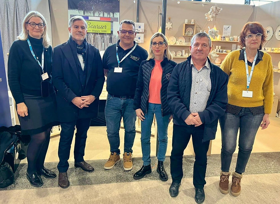 Anne-Sophie Deillon, brodeuse d'art, rencontre avec les officiels