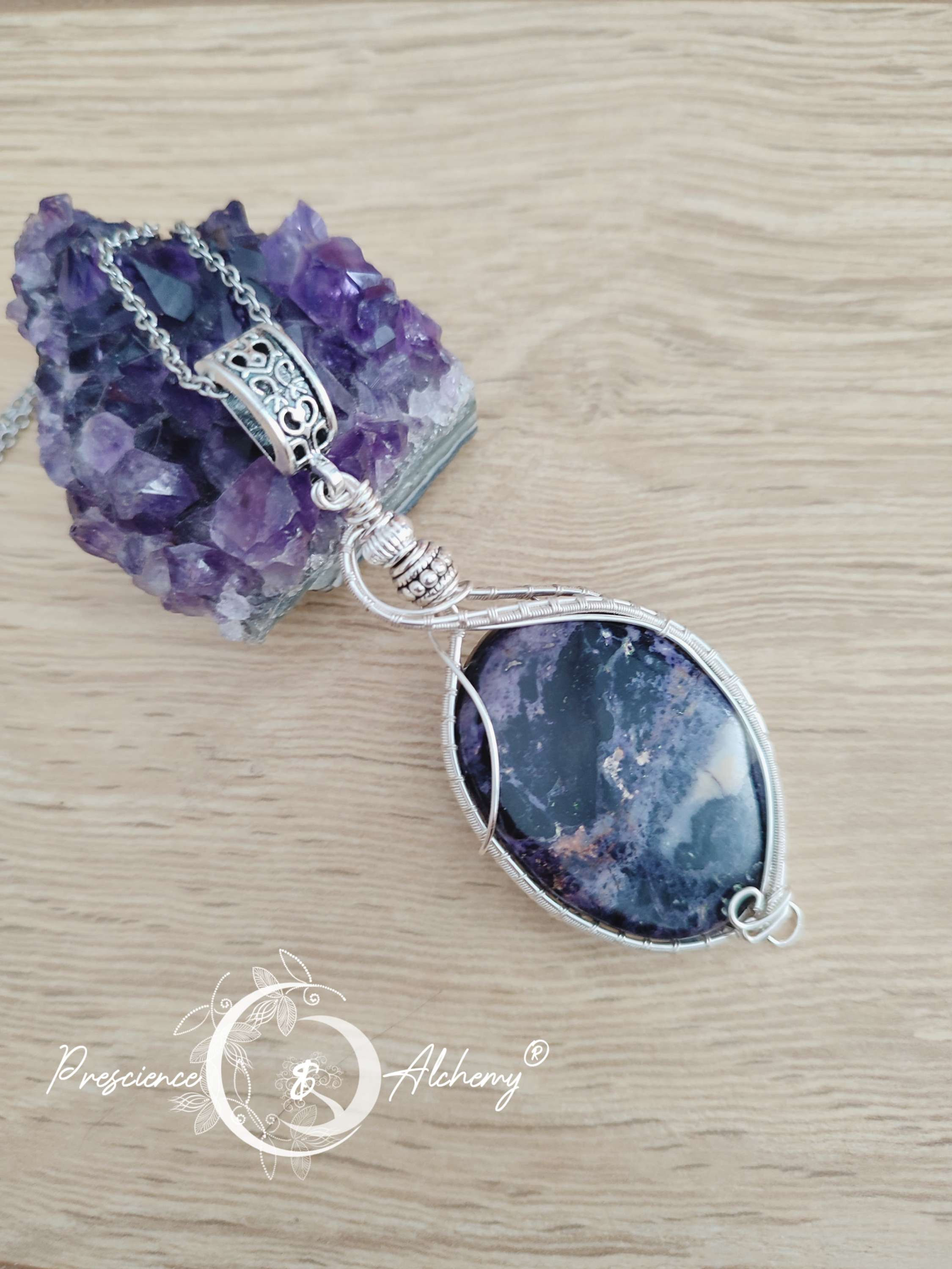 Pendentif en Tiffany, "LE JOYAU D'ASGARATH"