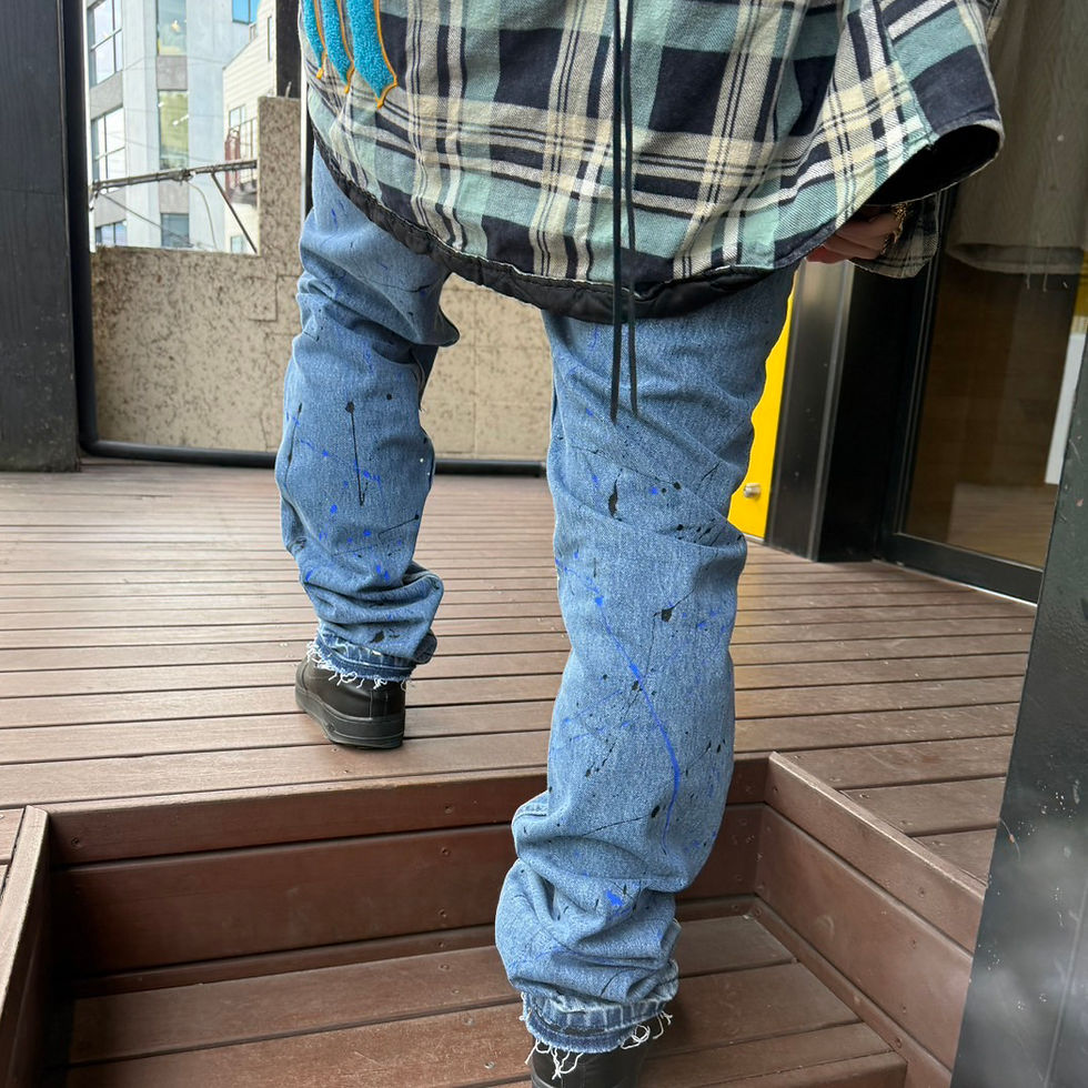 サムネイル： Hand Painted Vintage Remake Knee Cross Patch Denim Jeans / BLUE