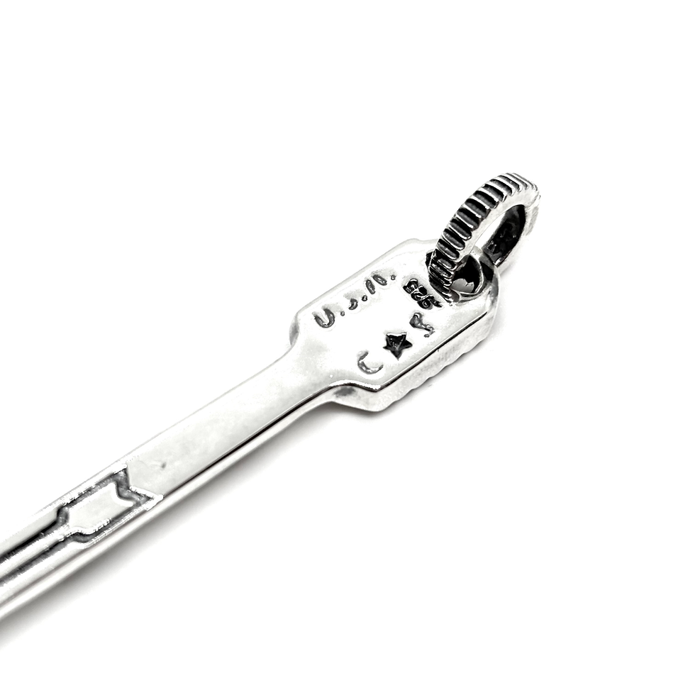 サムネイル： Medium Double Arrow w/ Gear Ring