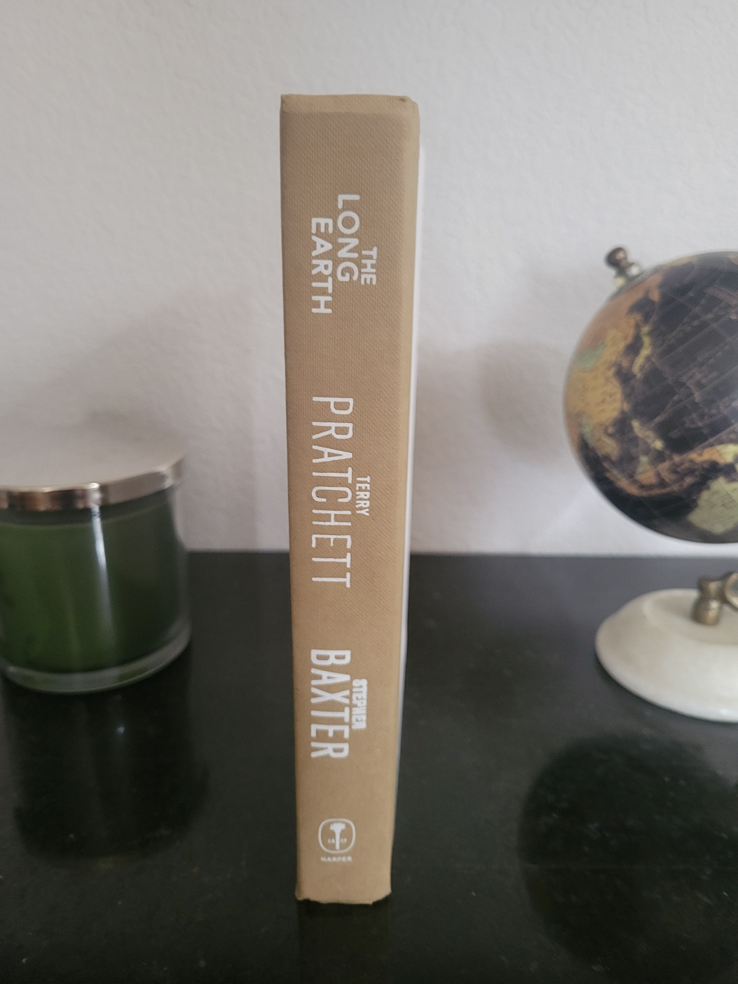 The Long Earth by Terry Pratchett and Stephen Baxter