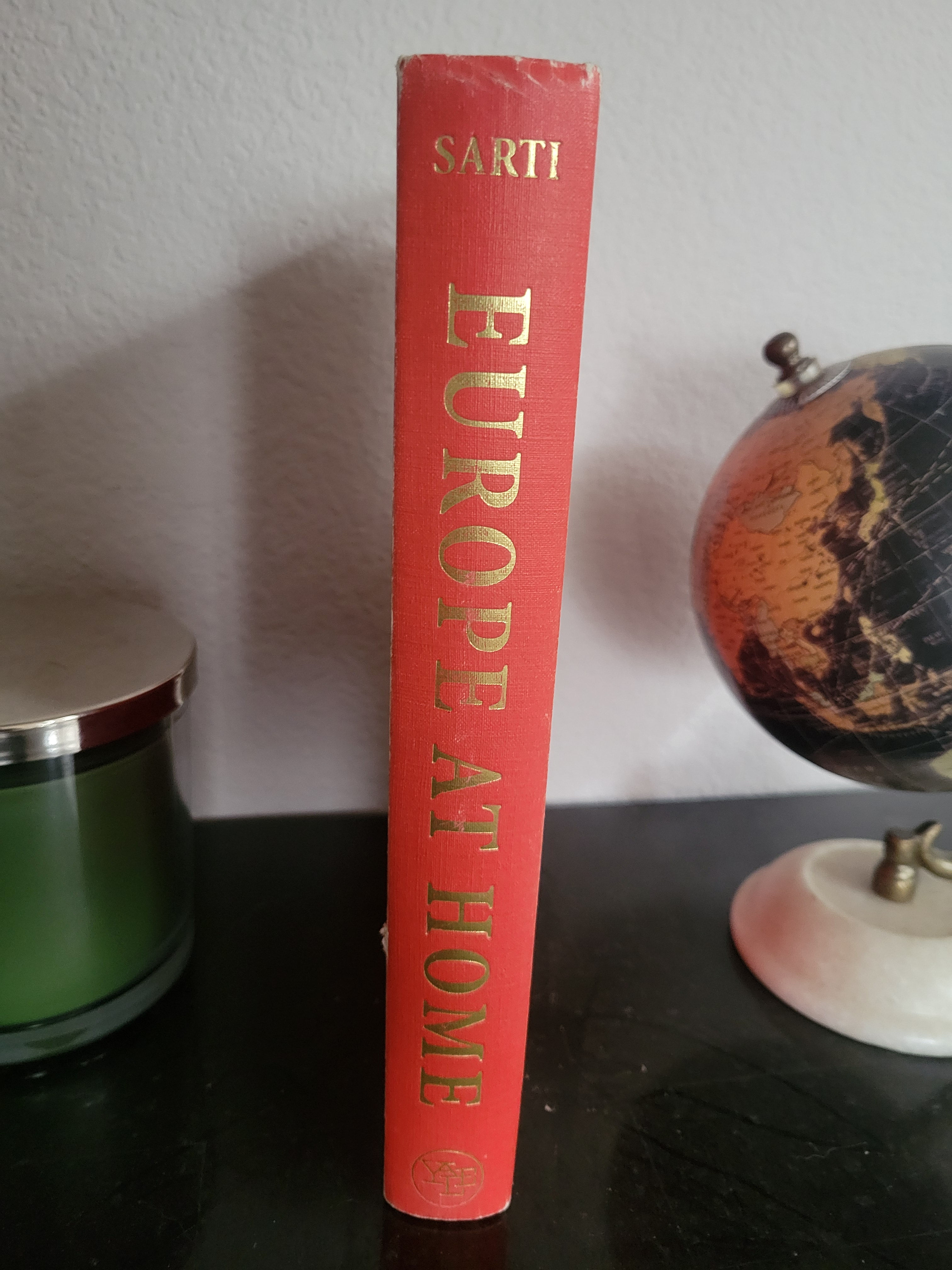 Europe at Home: Family and Material Culture, 1500-1800 by Raffaella Sarti