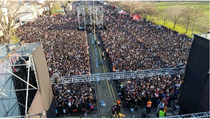 Concierto gratuito de Milo frente a la Base Aérea de Morón.
