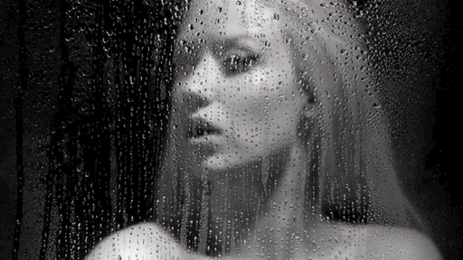 Iggy Azalea – The Last Song