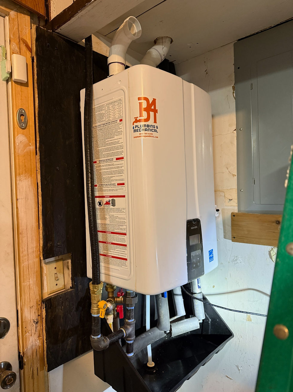 Tankless water heaterIMG_2667.JPG