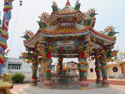 Chao Chom Thong Shrine
