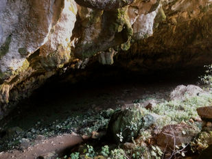 The entrance of Ano Grava Loutson cave - Caving tours | Corfu extreme sports