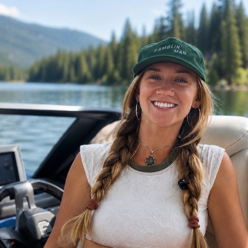 Abby, a wakesurfing coach