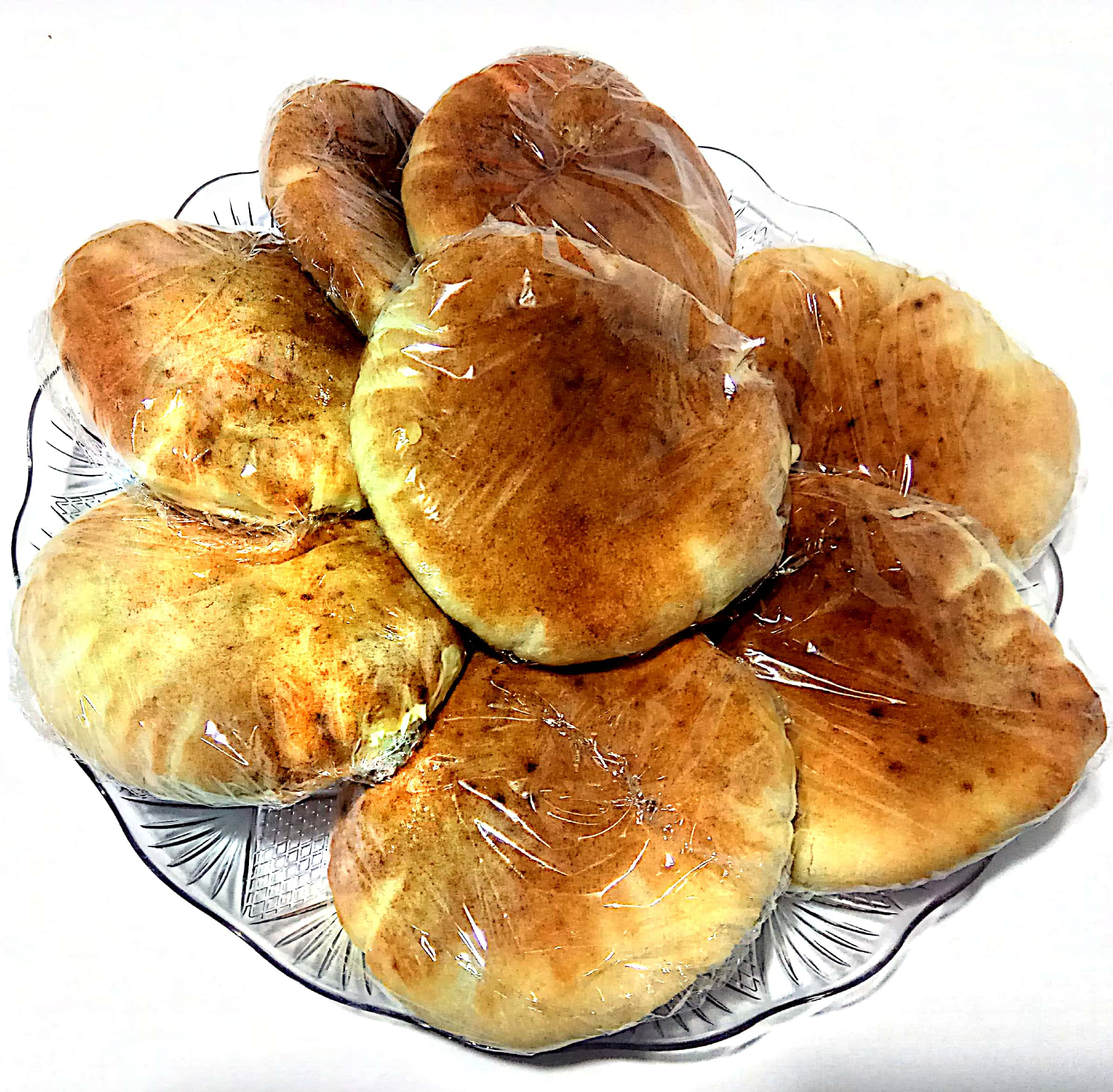 (20יח)מיני פיתה במילוי חומוס ומלפפון חמוץ