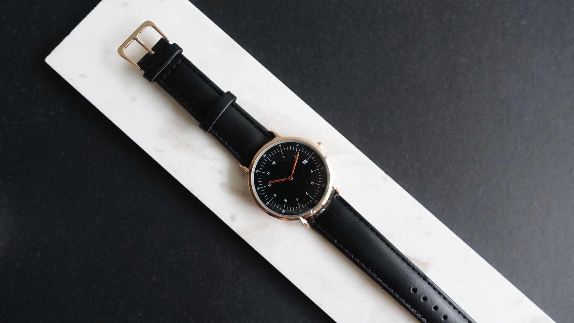 IWEARTUL Classic Black Face Black Leather Watch