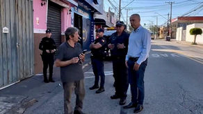 Vereador Fernando Dini acompanha ação do SAAE em imóvel invadido na região da Vila Hortência