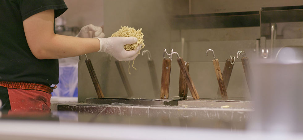 ラーメン店厨房