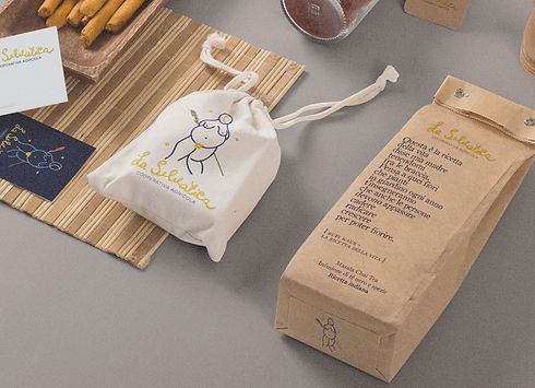 Food-Packaging-&-Branding-MockUps-02_edited_edited.jpg