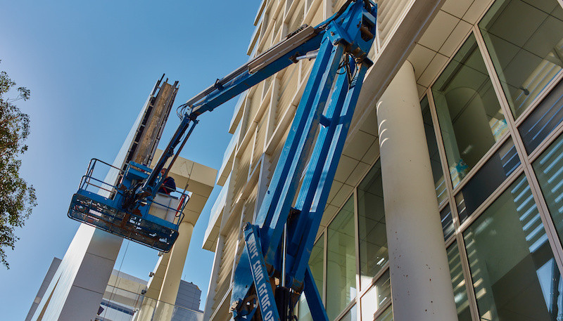 High-level cleaning or exterior gutter cleaning from REACT