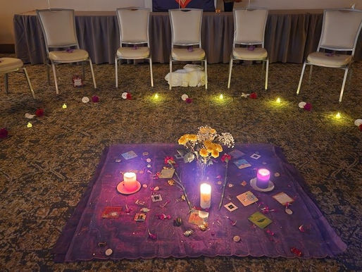 رحلتي الشخصية التحولية: احتضان فلسفة لويز هاي