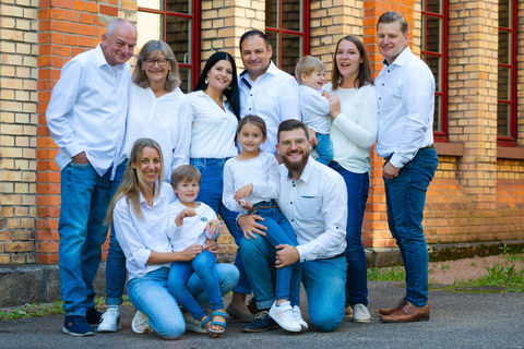 Große Familie Fotoshooting Schramberg Backstein