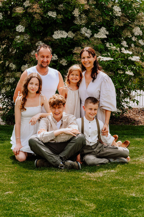 Authentische Familienfotos Sulgen Natur Lachen