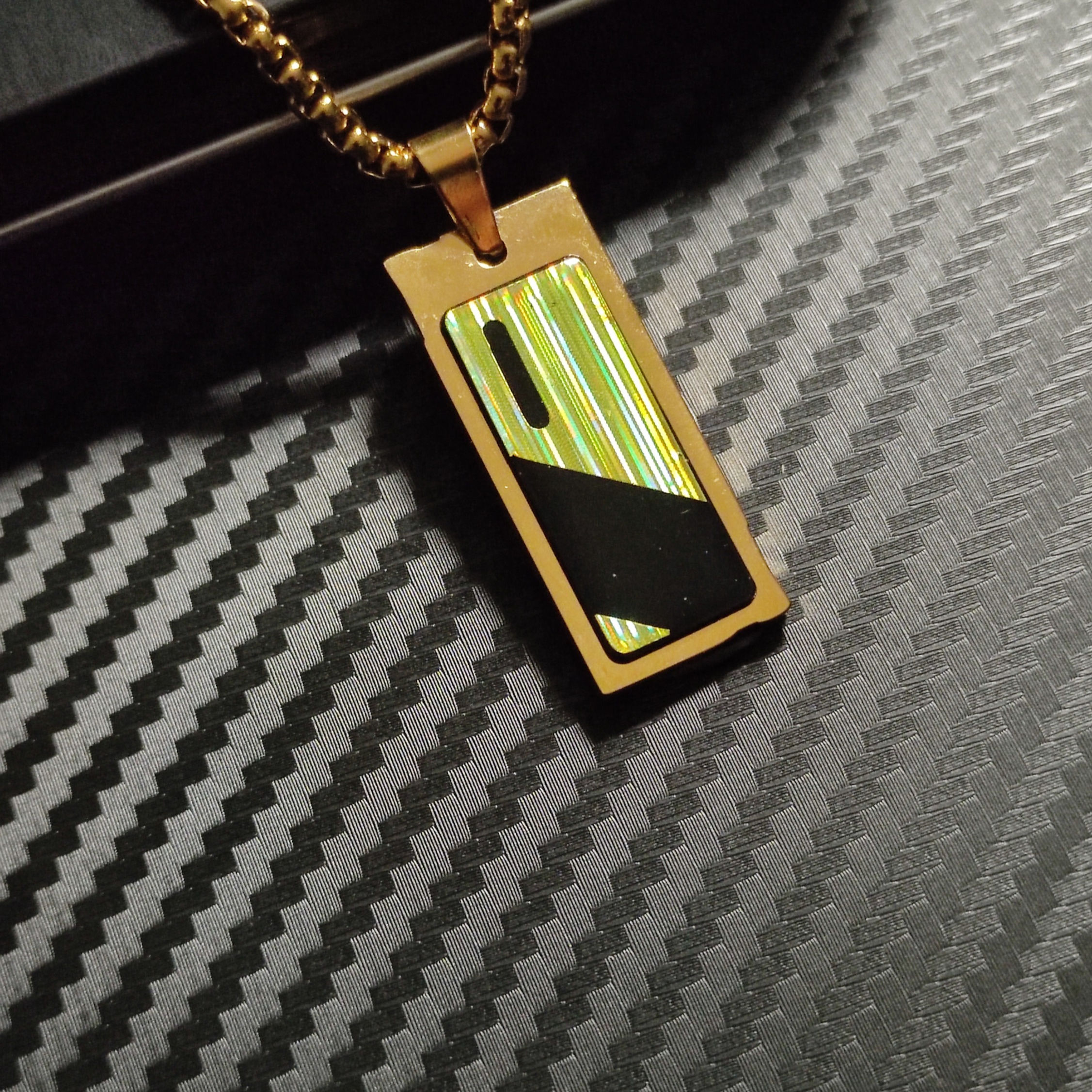 Switch pour collier interchangeable homme AIMANTIK modèle Métalik or