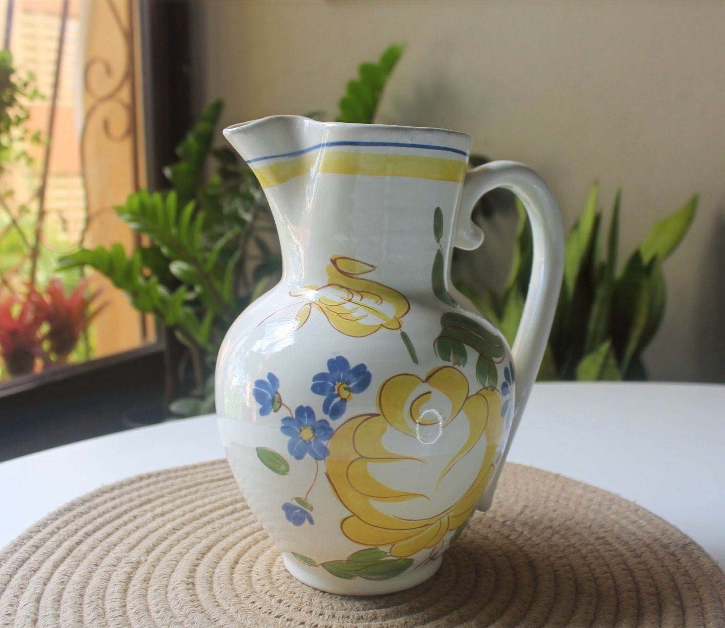 JARRA VINTAGE FLORES AMARILLAS Y AZULES