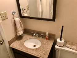 22 - Bathroom 1.jpeg