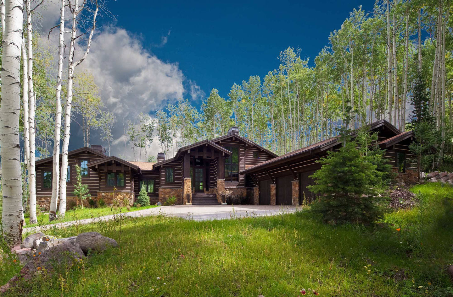 Luxury log home nestled in Deer Valley I