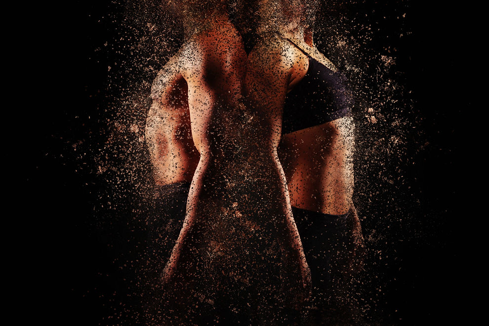Man and woman with perfect upper bodies. Fitness and workout concept..jpg