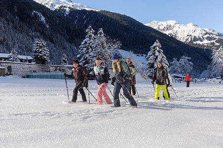Schneeschuhwanderung Partenen (c) Chien-Jen Wang - Montafon Tourismus GmbH.jpg