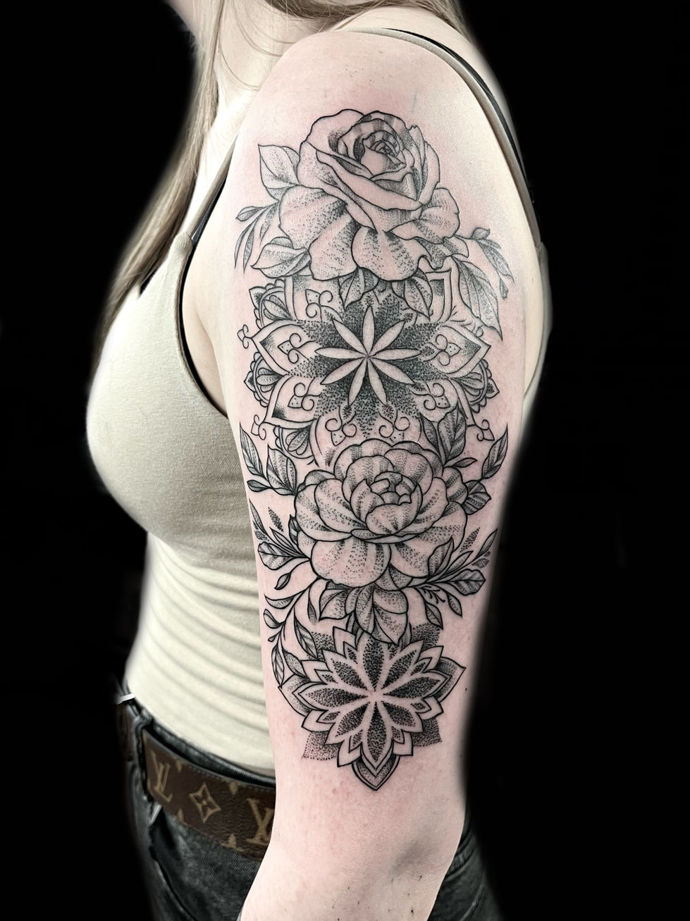 Mandala Oberarm tattoo
