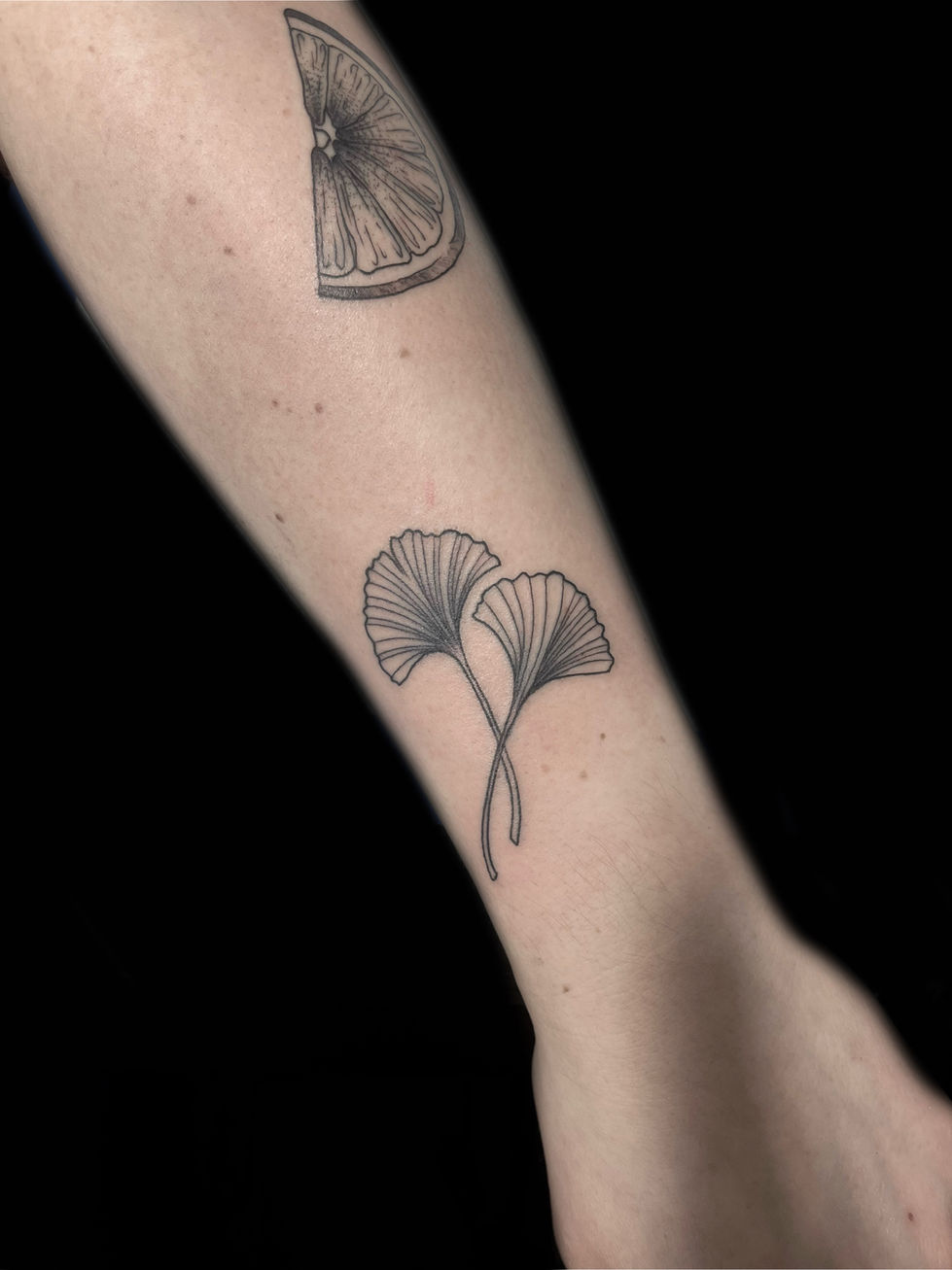 Fineline ginkgo leaf tattoo