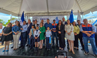 Alcaldía entrega más de 500 tanques de agua a escuelas del Distrito Central