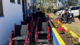 Club Rotario de Tegucigalpa, Nipro y Mudanza Gamundi donan 27 sillas de ruedas a pacientes renales en la capital