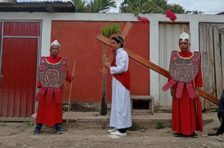 Fe y Ecología: Jóvenes católicos de Talanga transforman el Viacrucis en una jornada de limpieza ambiental