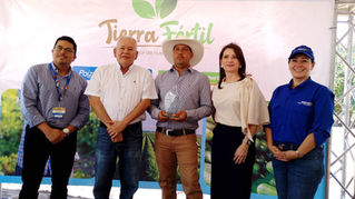 Walmart entrega reconocimiento al productor agrícola del año en Honduras