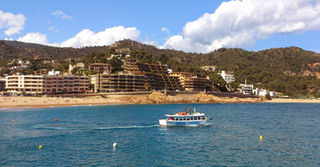 Playas de belleza única, apasionante historia y agitada vida turística concentra Tossa de Mar