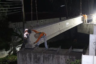 Trabajos nocturnos impulsan avance de la ampliación del Puente Germania