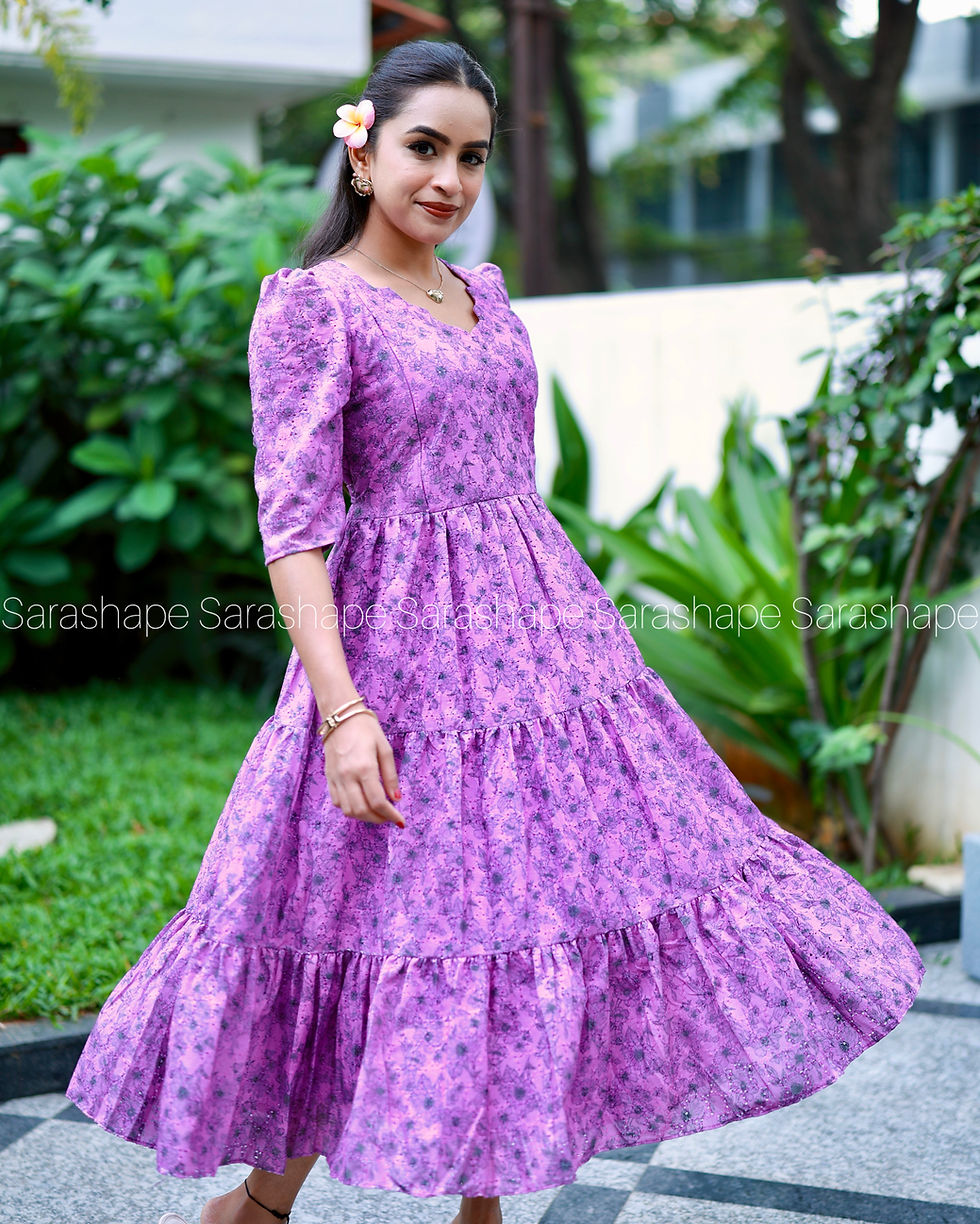 Vanessa feeding Hakoba dress With Feeding zip